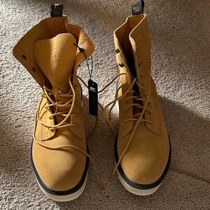 Women’s Sorel Lace-Up Work Boots in Wheat
